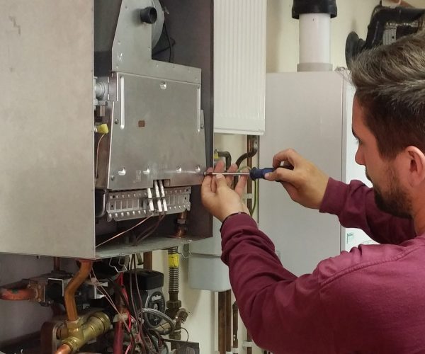 fixing-gas-boiler-scaled